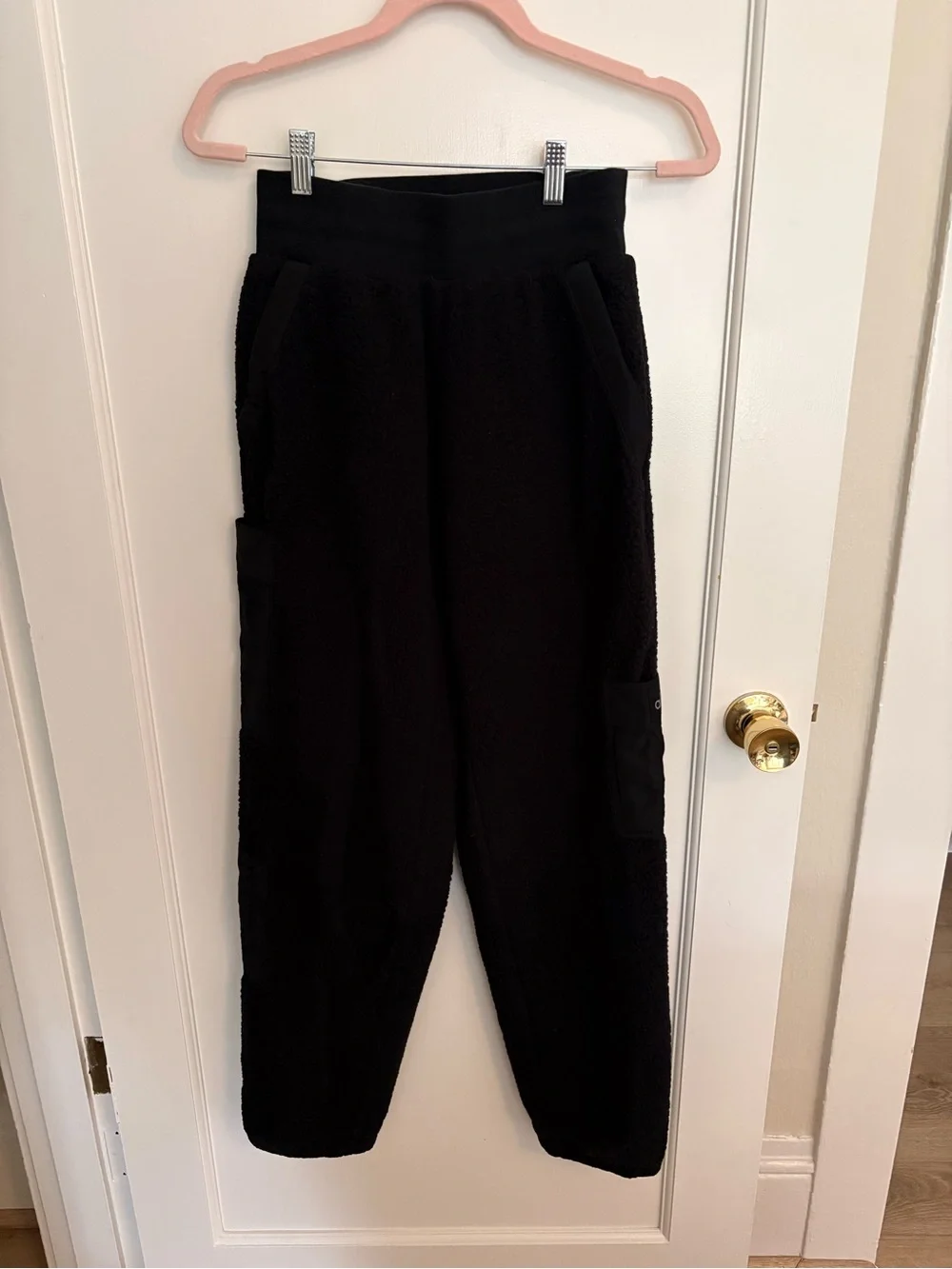 ALO Yoga Black Sherpa Cargo Joggers
